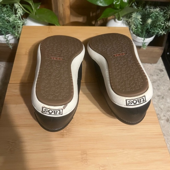 Taos Footwear Black Leather Slip-Ons with White Soles - Picture 7 of 10